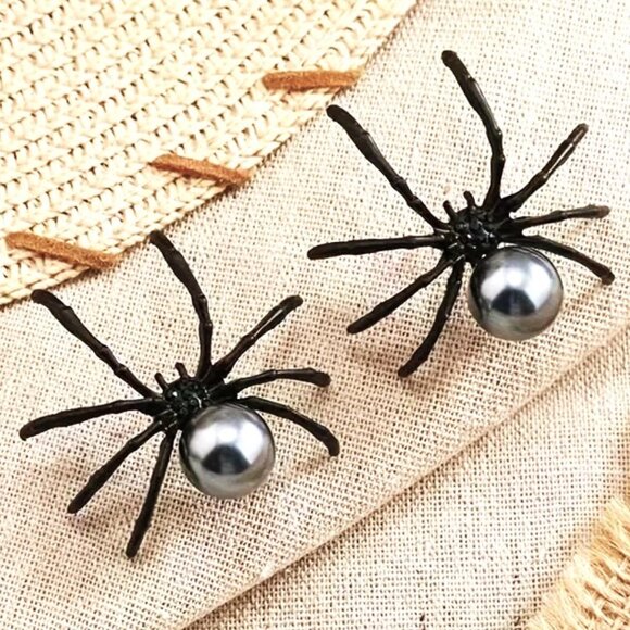 Spider Earrings Pearl Body Goth Emo Scene Halloween Creepy Scary Statement large - Picture 1 of 5